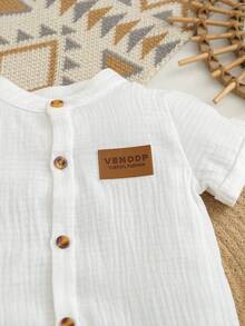 男婴休闲字母印花短袖连体衣，夏季 - 白色 - 查看 4