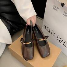 Zapatos Mary Jane de Punta Cuadrada Estilo Francés para Mujeres 2025 Primavera y Otoño Nuevos Zapatos de Vestir Retro con Cuentas Estilo de Noche Pequeños Zapatos de Cuero - Marrón - Ver 8