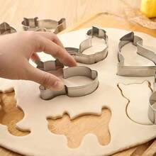 9pcs Korean Cartoon Cat Shaped Cookie Cutters, Stainless Steel Fruit Biscuit Mold Baking Tools - Silver - View 3