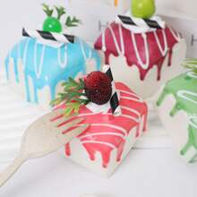 【蛋糕主题捏捏乐 | 立方体造型 | 慢回弹材质】柔软捏捏乐 | 按压回弹顺滑 - 缓解压力，释放怒气，超级满足的捏捏乐系列 - 超柔软慢回弹材质，回弹减压设计，便携式桌面摆件，节日礼物，生日礼物，完美礼物 - 彩色 - 查看 3