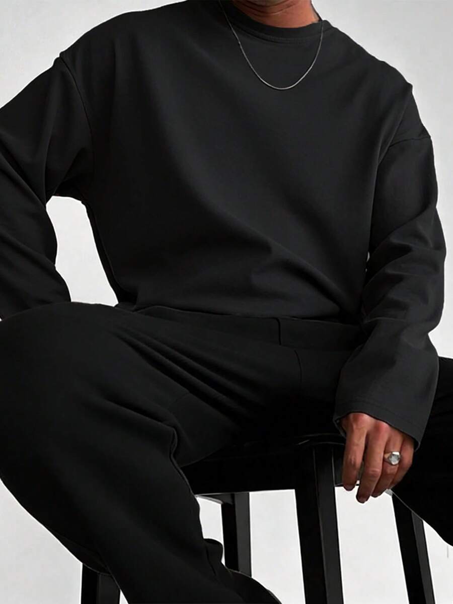 FRACTYR Men's Solid Color Long Sleeve T-Shirt, Basic Versatile Casual Top, Essential For Street Style Layering, Autumn/Winter - Black - View 1