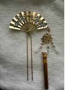 1件传统中式风格女士发饰，迷你金属扇形发夹，古朴风格装饰发簪，丸子头造型器，适合日常佩戴、派对、聚会、跳舞、购物、约会等场合，优雅发夹，展现经典魅力和优雅风格，可作学习用品、发饰、头饰。 - 彩色 - 查看 10