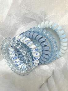 5条蓝色碎花弹力发圈，甜美可爱，百搭优雅，简约时尚，适合日常佩戴、休闲、派对、通勤、度假、发型设计、洗头、化妆等场合，是理想的服装配饰。