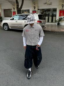 黑白条纹赛车风格字母印花复古美式街头休闲男士短袖衬衫，适合夏季日常穿着 - 彩色 - 查看 3