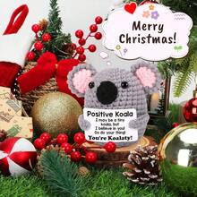 这款活力四射的考拉毛绒玩具可以作为毕业礼物送给女儿、青少年、男孩或女孩。它也是母亲节、教师节、父亲节、生日、乔迁之喜、圣诞节、情人节、礼物交换或送给同事的绝佳选择。它已成为一种独特而富有创意的增进友谊的方式。 - 彩色 - 查看 6