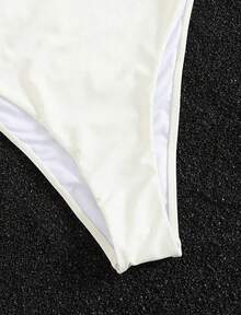 Trajes De Baño Mujeres,Women's Elegant Solid Color V-Neck Sexy Metal Ring Decor One-Piece Swimsuit, High Elasticity Fabric For Beach & Resort, ,Beach Set,Vacation Outfits Women>Swimsuit,Bathing Suits For Women>Vacation,Bathing Suits With Cover Up Set,Bandeau Bikini,Thong Bikini Set,Bathing Suits For Women,Matching Sets Women,Matching Swim Suits Couple,Dresses For Women Elegant,Swimsuits For Woman>Tummy Control,Festival Outfits For Women,Vestidos,Matching Swim Suits Couple,Valentine's Day,Vacation Outfits,Beach Coverups For Women,Tummy Control Swimsuit,Two Piece Set Women,High Waisted Bathing Suit,Set 2 Piece Set Women,Women Beachwear,Sexy Beachwear,2016 Bikini,Beach Set,Vestidos De Baño,Ropa De Playa,Trajes De Baño,Ropa De Playa Mujer,Traje De Baño Mujer,Beach Wear,Valentine's Day, Gras,Vacation Outfits Women,Galentine,Valentine Gift,Bachelorette - 白色 - 查看 3