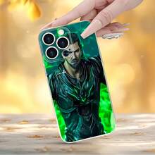 Guerrero oscuro con mirada intensa y energía verde. Esta elegante funda es compatible con los modelos  17, 16, 15, 14 Pro Max, 13, 12, 11, XR y XS Plus. Fabricada en silicona de vidrio, ofrece protección contra golpes y caídas, además de una sensación superior. Es un regalo ideal para familiares, amigos y seres queridos, y una opción perfecta para Año Nuevo. - transparente - Ver 5