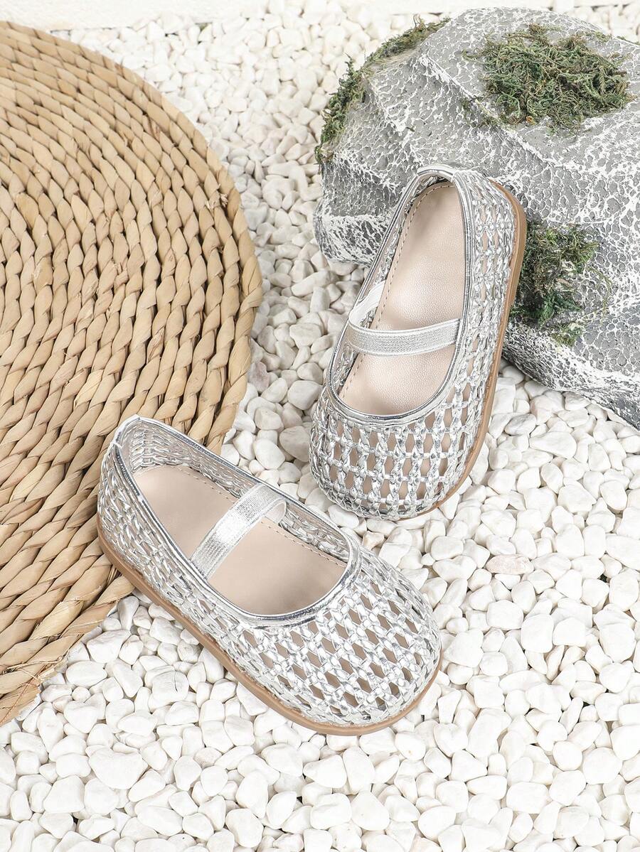1 Pair Girls Casual Hollow Out Flat Princess Shoes, Suitable For Summer - Silver - View 1