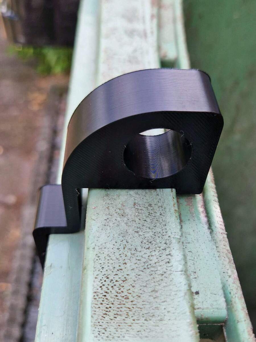 2pcs Garbage Can Ventilation Clips Anti-Insect Anti-Odor Improve Air Flow Reduce Odor Prevent Pest Garbage Can Spacing Fixator Clip Design Meets European Standard NEN-EN 840-1 Kitchen Waste Bin Accessories Fresh Air Circulation Tool Outdoor Indoor Trash Container Organizer - Multicolor - View 1