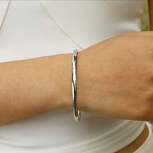 防水防锈钛钢手链 - 奢华简约光滑，适合婚礼、休闲装扮 - 耐腐蚀金属腕饰 - 手鐲 - 查看 2