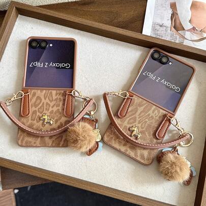 1个豹纹毛绒球装饰马图案棕色流行便携折叠手机壳，时尚保护套，兼容三星Galaxy Z Flip7、Z Flip6、Z Flip5、Z Flip7FE，轻巧防震