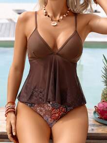 这款休闲高弹力女士泳衣采用优雅的网纱上衣和独特的波西米亚佩斯利印花比基尼泳裤，是夏季的理想之选。度假海滩 - 咖啡棕 - 查看 2