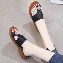 Sandalias de Rhinestone para Mujeres, Uso al Aire Libre, Nuevas Sandalias Planas de Verano 2025 Estilo Coreano con Clip de Dedo Versátiles y Cómodas - Negro - Ver 3
