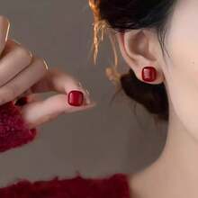 1对经典欧美时尚优雅方形糖粒耳钉，2026新款仿珍珠方形耳环，轻盈奢华秋冬耳环 - 彩色 - 查看 4