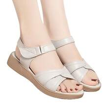 Sandalias de suela gruesa para mamá de mediana edad y anciana, nuevas de verano 2025, antideslizantes, cómodas, no cansadas, de suela blanda y planas, casuales - Negro - Ver 6