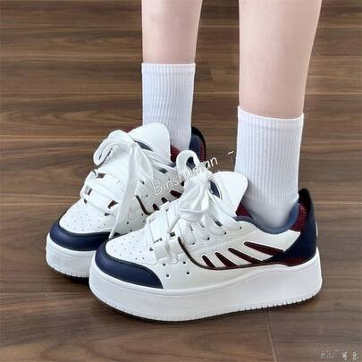 Zapatillas Retro de Suela Gruesa de Caña Baja para Mujeres 2025 Primavera y Otoño Nuevo Estilo Estudiante Versátiles Zapatos Deportivos Casuales Mocasines