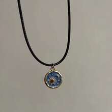 女士复古油滴花朵太阳吊坠项链，配皮绳 - 彩色 - 查看 2