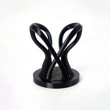 1个黑色重型音箱支架，坚固底座，适用于书架式音箱，稳定可靠。