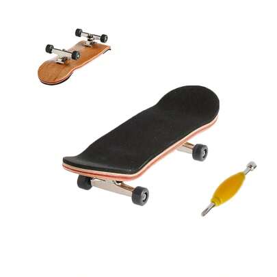 Este conjunto creativo de patineta de violín de madera de arce para aliviar el estrés cuenta con una estructura de madera de arce, una superficie antideslizante de PU de 1,8 mm de grosor y un diseño de panel de cinco capas. La patineta de violín profesional está cuidadosamente fabricada con madera de arce premium, es duradera y capaz de realizar varios trucos de alta dificultad.