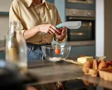 Joseph Joseph Duo Silicone Spatula Ergonomically Shaped, Heat-Resistant Silicone Head, Perfect For Mixing Bowls &Amp; Non-Stick Cookware, Opal - MàuA - Xem 3