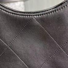 Black Quilted Leather Bag, Women's Diamond Stitched Crossbody Bag, Versatile Daily Large Capacity Gold Chain Strap Shoulder Bag - Negro - Ver 8