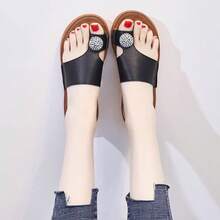 Sandalias de Rhinestone para Mujeres, Uso al Aire Libre, Nuevas Sandalias Planas de Verano 2025 Estilo Coreano con Clip de Dedo Versátiles y Cómodas - Negro - Ver 4