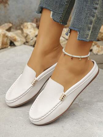 流行女款纯色学院风PU皮系带舒适百搭休闲平底鞋，适合度假、上学、聚会、春夏秋季穿着。