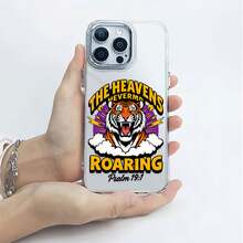 Tigre rugiente con relámpagos e inscripción celestial Salmo 19:1. Esta elegante funda es compatible con los modelos  17, 16, 15, 14 Pro Max, 13, 12, 11, XR y XS Plus. Fabricada en silicona TPU, ofrece protección contra golpes y caídas, además de una sensación superior. Es un regalo ideal para familiares, amigos y seres queridos, y una opción perfecta para Año Nuevo. - transparente - Ver 5