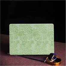 13.6 Inch 2022-2025 M4 A3240 M3 A3113 M2 A2681, Checkered Textured Leather Hard Cutout & Keyboard Cover 13.6 Laptop, Beige Checkerboard - 綠色浮雕花卉 - 查看 9