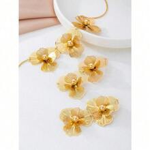 1 Pair Women's Vintage Elegant Metallic Gold Textured Floral Pendant Earrings - Yellow Gold-3 - View 4
