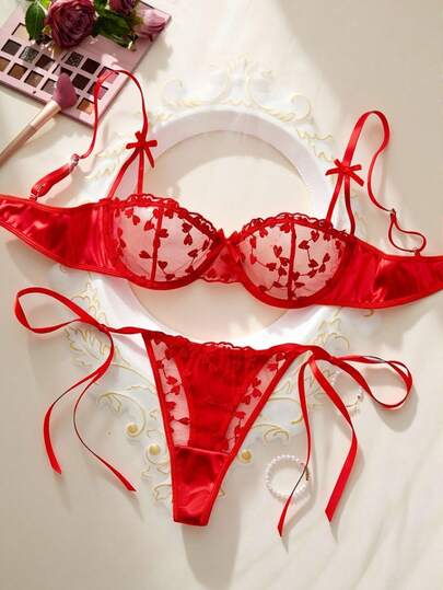 Set de 2 piezas de lencería sexy roja para mujer, con malla y bordado de corazón, diseño con tirantes, sujetador con aros y pantie, ropa interior íntima para parejas, regalo para el Día de San Valentín