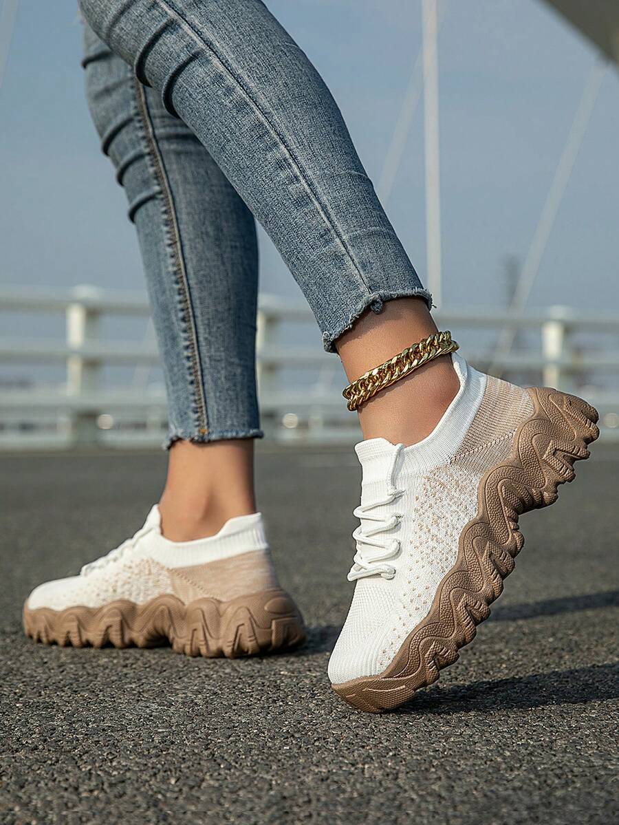 Women's Walking Shoes, White Knit Sneakers With Brown Wave Sole Design & Gold Ankle Chain, Breathable Athletic Shoes For Casual Wear, Comfortable Fashion Gift For Her - 白卡 - 查看 1