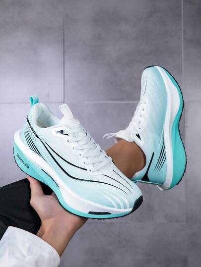 1双男士运动鞋，弹性EVA鞋底，白蓝双色运动系带休闲鞋，带碳纤维板支撑，适合日常通勤、休闲、公路跑步