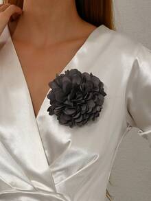 1pc Handmade Fabric Camellia Flower Brooch, Unique Exaggerated Elegant Niche Design, Suitable For Women's Daily, Party, New Year Wear - Grey - View 6