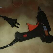 1 pieza Pistola de pegamento en caliente inalámbrica de color macaron | 20W Mini herramienta DIY antiscaldadura para manualidades para niños | Adecuada para scrapbooking, reparación del hogar, calafateo | Diseño ligero, fácil de transportar | Antiscaldadura, adecuada para niños | Calentamiento eficiente, unión rápida | Multiusos, cumple con diversas necesidades de manualidades + 10 piezas Barras de pegamento transparentes blancas de 7*100mm | Barras de pegamento en caliente de alta viscosidad para manualidades