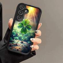 Funda de Teléfono con Patrón de Trébol de Cuatro Hojas Adecuada para Samsung Galaxy A03s/A10s/A13/A14/A15/A30/A20s/A22/A24/A25/A31/A32/A33/A34/A35/A50/A30s/A51/A52/A53/A54/A55/S20/S21/S22/S23/S24/S25/M15/M31/M34/M35/M54/M55 Funda Suave de Escalera de Ojos Celeste Clásica en Blanco y Negro de Dos Tonos Antigolpes Protección Completa Regalo de Elemento de Alta Gama a la Moda Mejor Opción - Multicolor - Ver 1