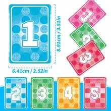 “快思考！50张快速思考卡牌游戏套装 - 适合3-5名玩家的互动派对游戏，趣味数字/颜色/形状匹配卡牌，带有排除效果，适合家庭和朋友聚会休闲活动，益智娱乐卡牌，游戏之夜的理想之选” - 彩色 - 查看 2