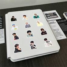 103张TXT Tomorrow X Together贴纸，Kpop粉丝周边，剪贴簿贴纸，装饰贴纸，可粘贴在笔记本电脑、手机、行李箱、杯子、笔记本上，绝佳的生日礼物 - 彩色 - 查看 7