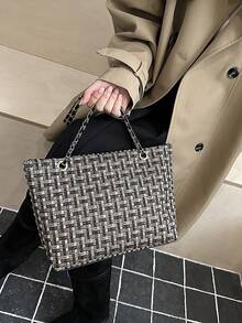 Bolsa Tote de Grande Capacidade para Mulheres, Nova Bolsa Versátil Casual, Bolsa de Ombro Xadrez de Moda Coreana para Transporte, Bolsa de Grande Capacidade Europeia e Americana no Exterior, Nova Bolsa Ins 2026, Bolsa Tote Texturizada Xadrez para Transporte - Preto - Visão 3