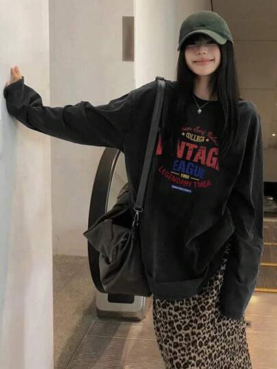 Women's Casual Vintage Washed Letter Print Round Neck Long Sleeve Loose Relaxed Pullover T-Shirt, Versatile For Spring And Autumn Black