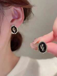 1 对复古、优雅、简约时尚的椭圆形花朵黑色油滴耳环，独特的经典设计，适合女性佩戴，适合日常约会和通勤。 - 彩色 - 查看 5