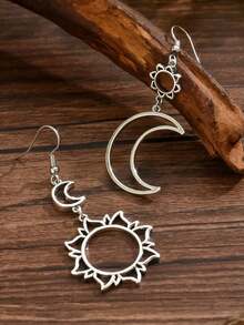 1对镂空日月金属吊坠耳环