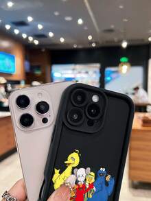 Amigos de Barrio Sésamo y personajes geniales de . Esta elegante funda es compatible con los modelos  17, 16, 15, 14 Pro Max, 13, 12, 11, XR y XS Plus. Fabricada en silicona TPU, ofrece protección contra golpes y caídas, además de una sensación superior. Es un regalo ideal para familiares, amigos y seres queridos, y una opción perfecta para Año Nuevo. - Negro - Ver 4