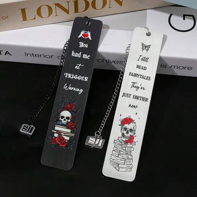 Gothic Skull Metal Bookmark Gift, A Fun Gift For Book Lovers, Suitable For Birthdays, Halloween, Christmas, Graduation Ceremonies (Silver/Black).