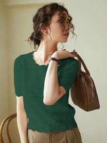 Knit Mix Chemise élégante pour femme, col rond avec bordure en dentelle distinctive, manches courtes ajustées et ajourées. Convient aux silhouettes petites. Couleur unie, style décontracté/professionnel. Top printemps/été dans une nuance de crème vintage subtile. Idéal pour la rentrée scolaire ou les vacances décontractées comme Noël, Thanksgiving et Nouvel An. - Vert - Voir 6