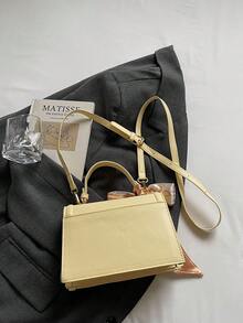 这款时尚百搭的黄色女士手提包饰有丝巾装饰，采用绗缝设计，金属按扣开合，方形造型，配有单提手和可调节长肩带，可手提、肩背或斜挎。适合女性通勤、外出、购物、约会和日常使用。 - 黃色 - 查看 10