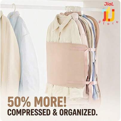 节省50%空间的米色/粉色羽绒服收纳袋，轻松压缩，三步折叠。衣柜可折叠布艺收纳袋，多功能大容量便携挂袋。居家收纳必备，圣诞礼物佳品。