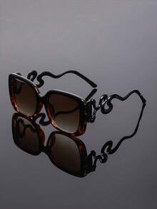 New Retro Large Frame Cat Eye Fashion Glasses, Unisex Metal Y2K Minimalist High-End Punk Eyewear Suitable For Daily Outfit, Street Style, Runway - Multicolor - View 1