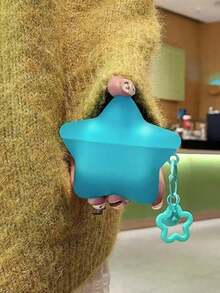 1 mặt dây chuyền hình ngôi sao năm cánh 3D phát sáng trong bóng tối, thích hợp cho hộp đựng tai nghe thế hệ thứ 4, hộp bảo vệ tai nghe Pro thế hệ thứ 3, tai nghe Bluetooth không dây Apple thế hệ 1/2, hộp đựng tai nghe silicon chống rơi tối giản Pro thế hệ thứ 2, hộp đựng tai nghe dễ thương thế hệ thứ 3 (Không bao gồm tai nghe) - Màu xanh lam - Xem 4