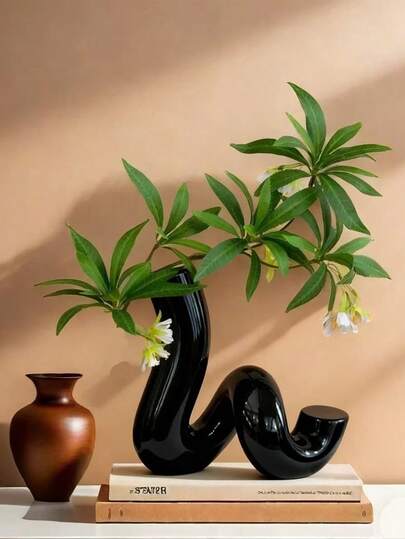 1pc Creative Ceramic Vase, Artistic High-End Ins Style Flower Holder For Living Room, Entrance, Tabletop, Home Decor